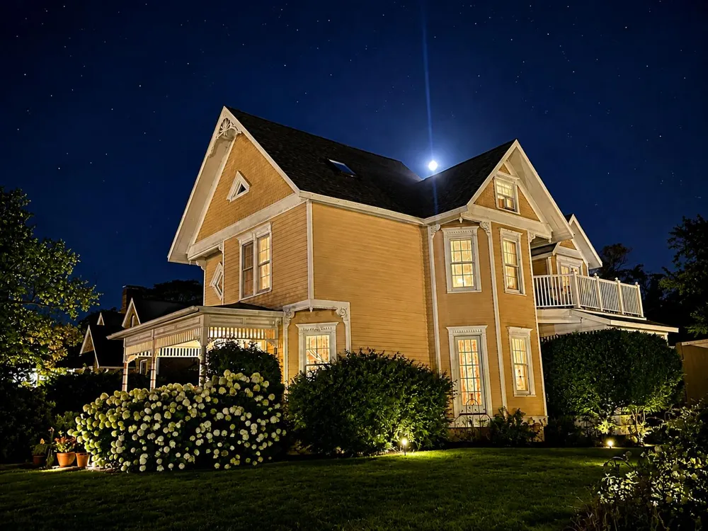 108 Barton Street New Buffalo, MI 49117