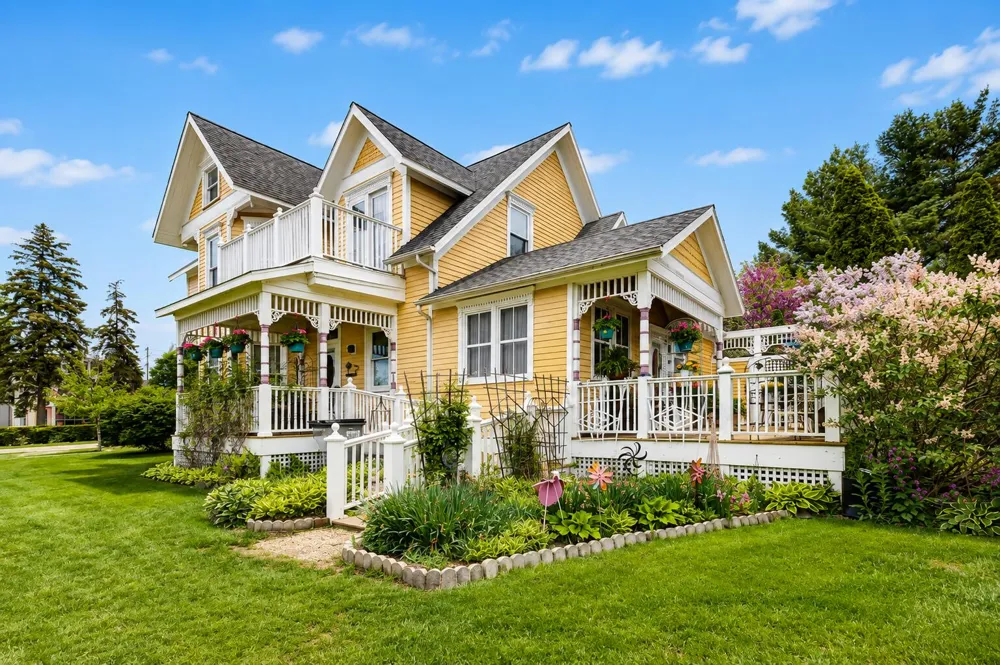108 Barton Street New Buffalo, MI 49117
