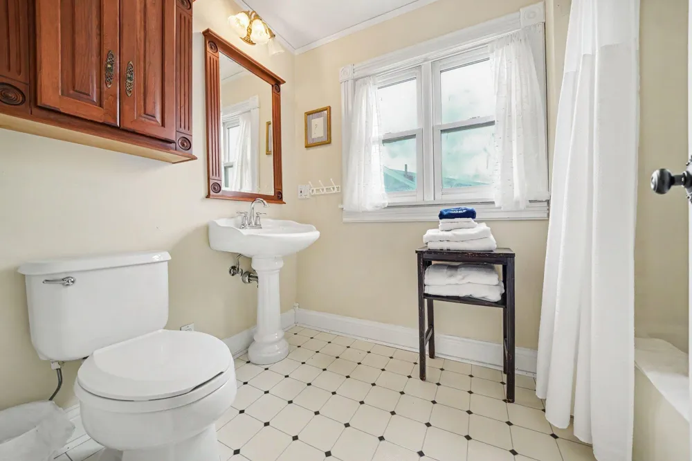108 Barton Street New Buffalo, MI 49117
