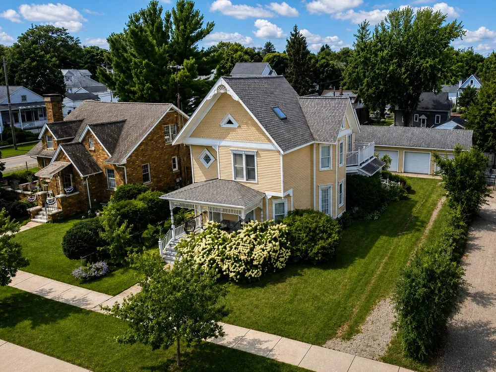 108 Barton Street New Buffalo, MI 49117