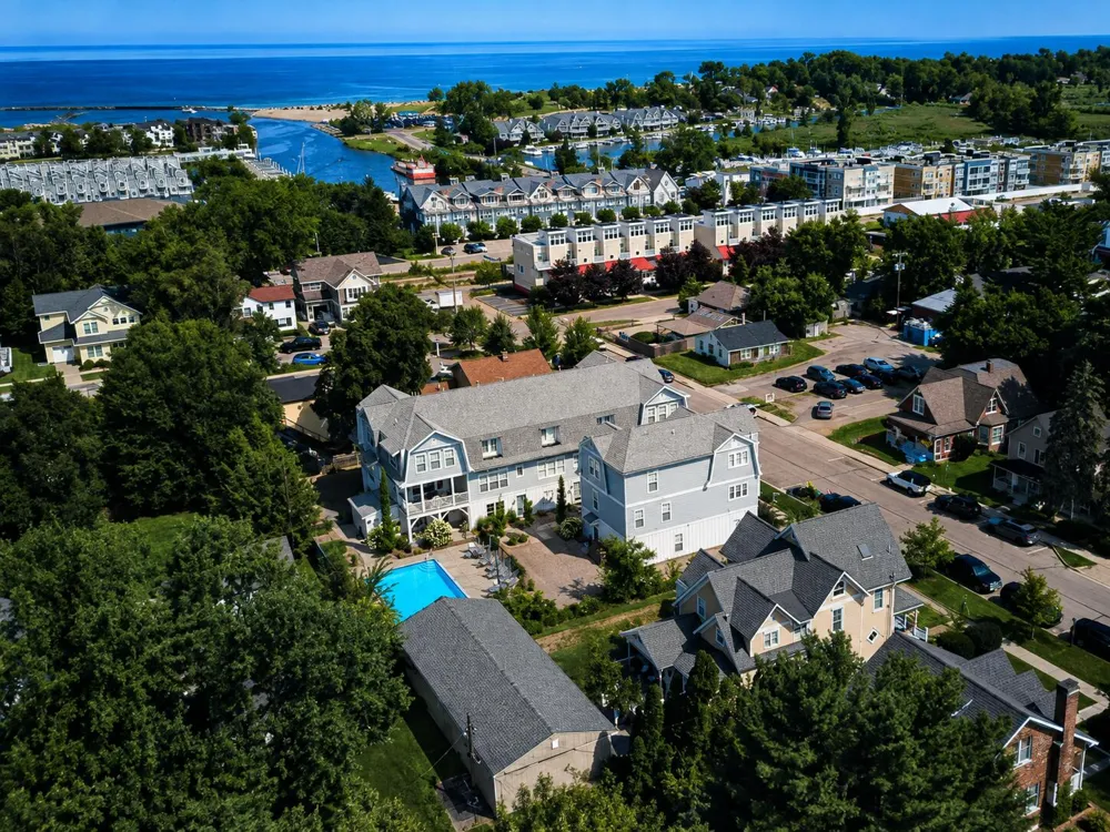 108 Barton Street New Buffalo, MI 49117