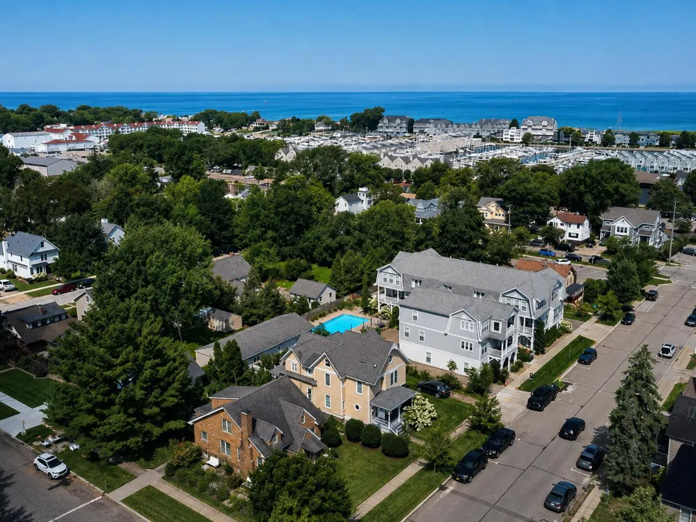 108 Barton Street New Buffalo, MI 49117