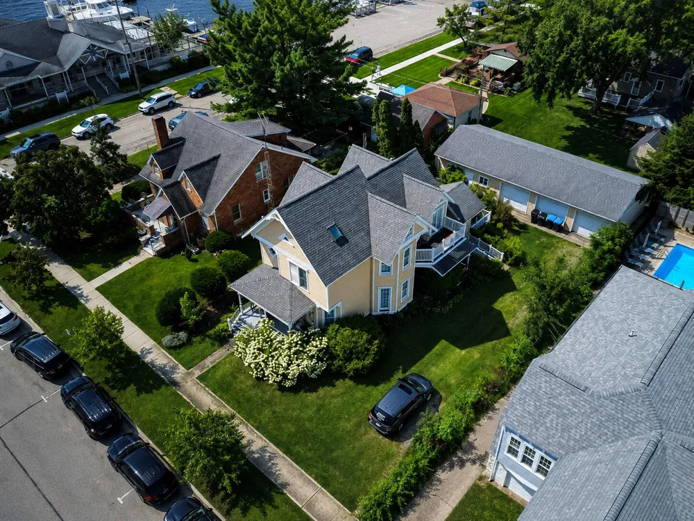 108 Barton Street New Buffalo, MI 49117