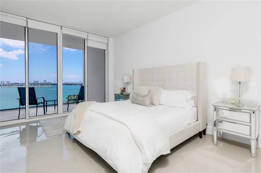 2020 Bayshore Dr #1009 Miami, FL 33137