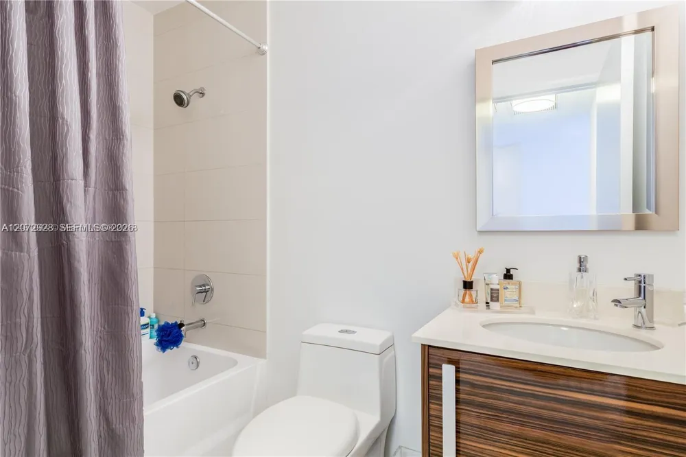 2020 Bayshore Dr #1009 Miami, FL 33137