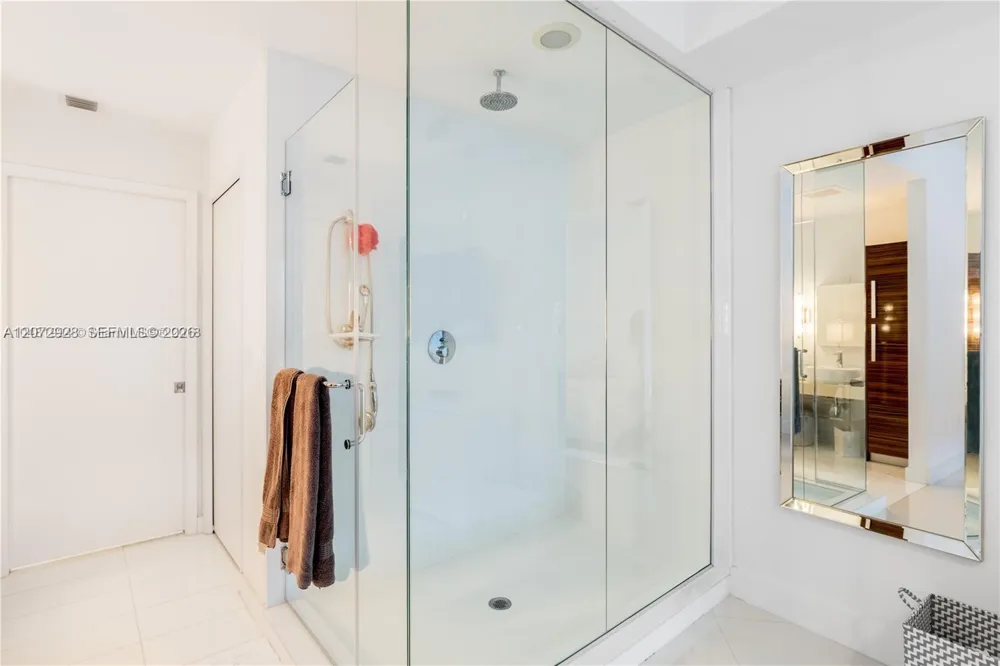 2020 Bayshore Dr #1009 Miami, FL 33137