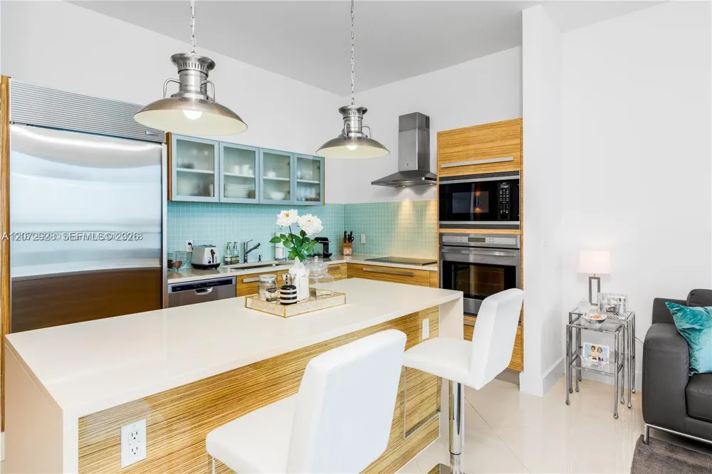 2020 Bayshore Dr #1009 Miami, FL 33137