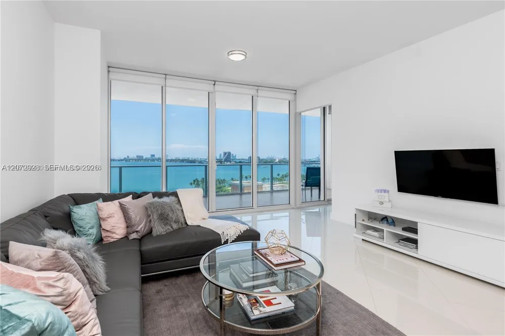 2020 Bayshore Dr #1009 Miami, FL 33137