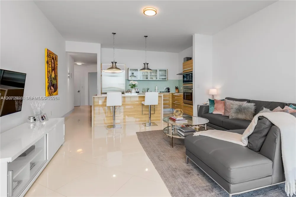 2020 Bayshore Dr #1009 Miami, FL 33137