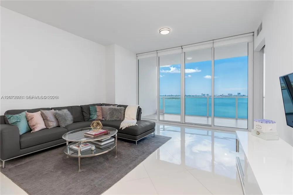 2020 Bayshore Dr #1009 Miami, FL 33137