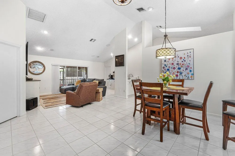 12842 Meadowbend Drive Wellington, FL 33414