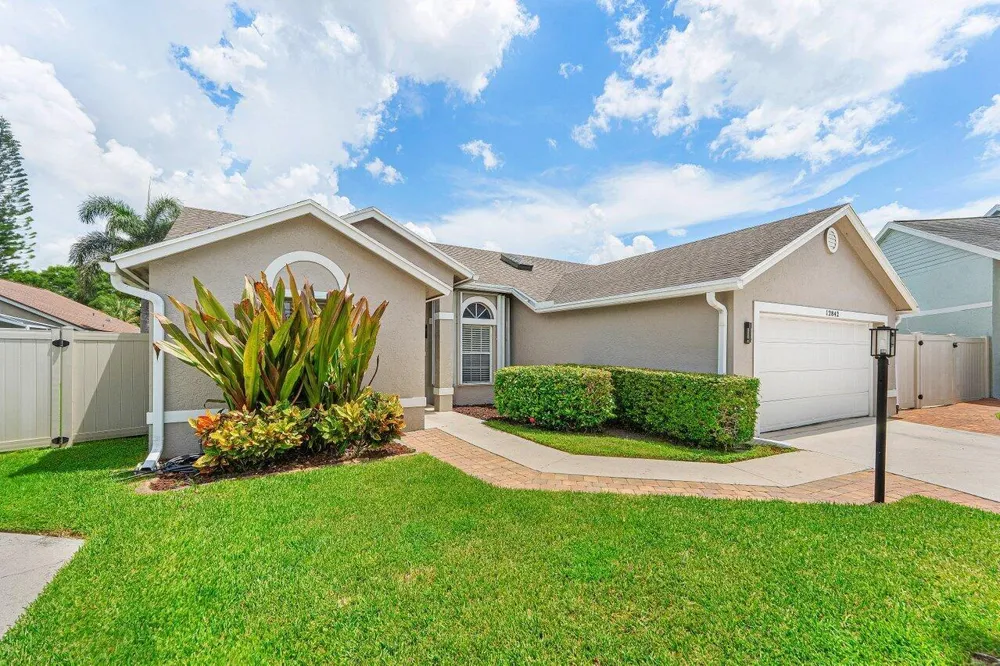 12842 Meadowbend Drive Wellington, FL 33414
