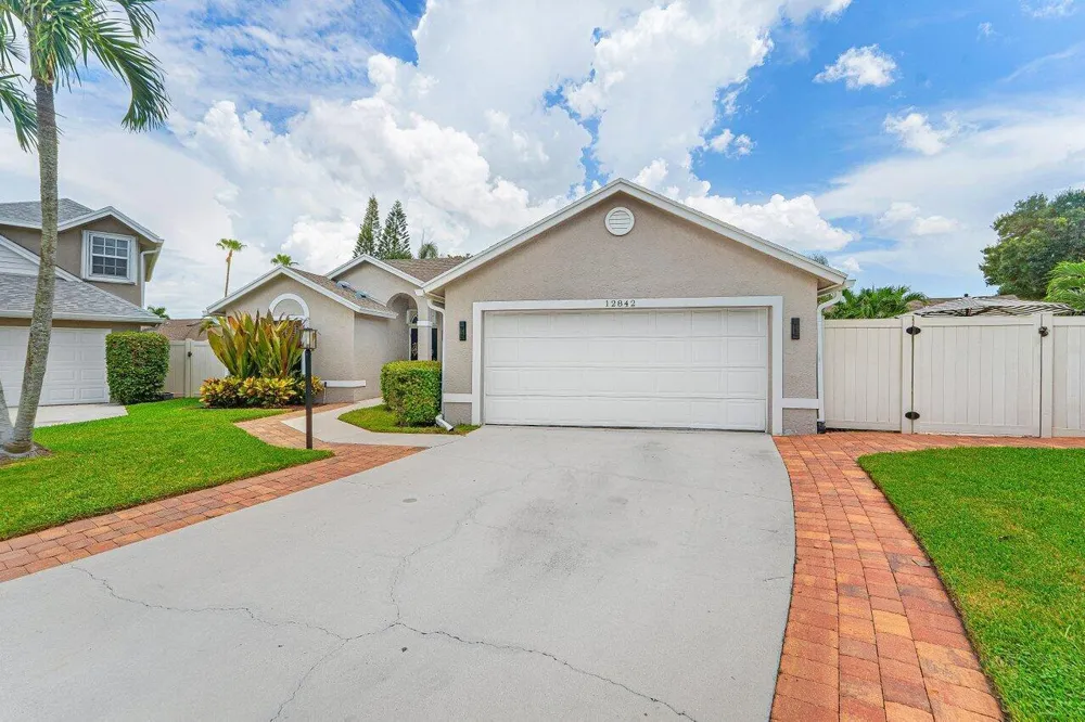 12842 Meadowbend Drive Wellington, FL 33414