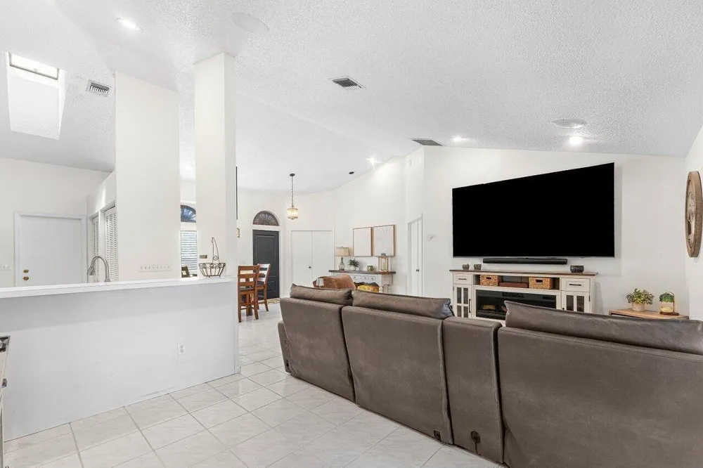 12842 Meadowbend Drive Wellington, FL 33414