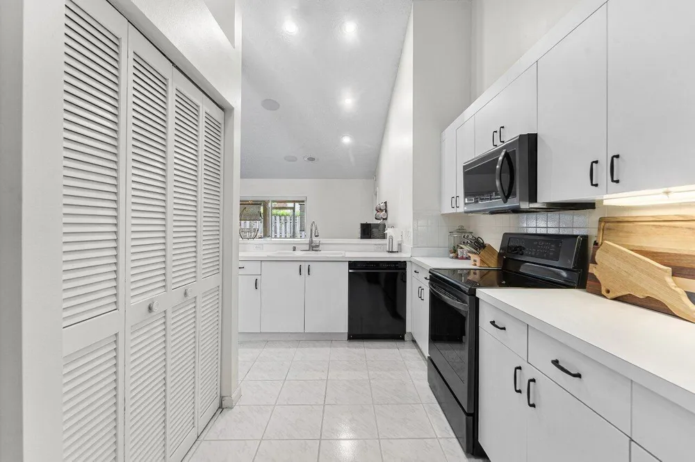 12842 Meadowbend Drive Wellington, FL 33414