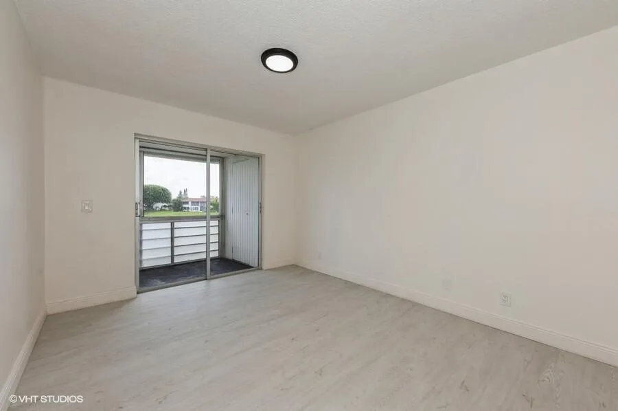 118 SOMERSET F West Palm Beach, FL 33417