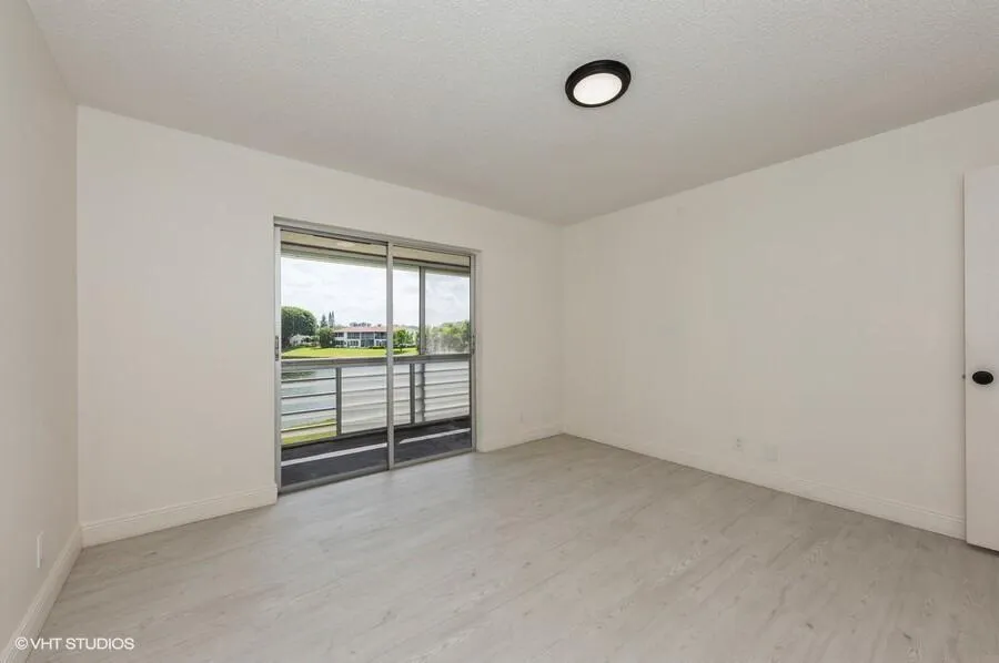 118 SOMERSET F West Palm Beach, FL 33417
