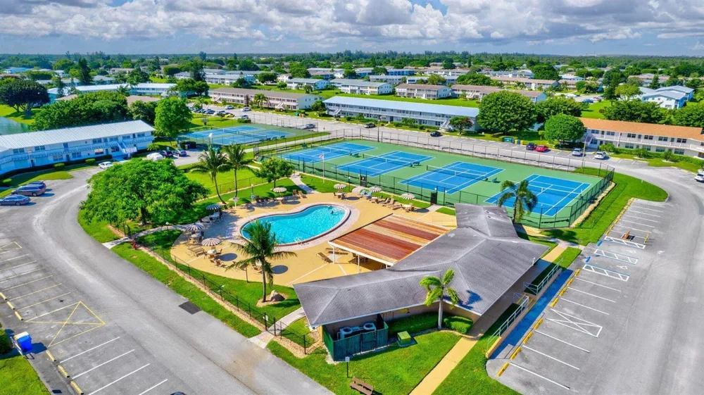118 SOMERSET F West Palm Beach, FL 33417