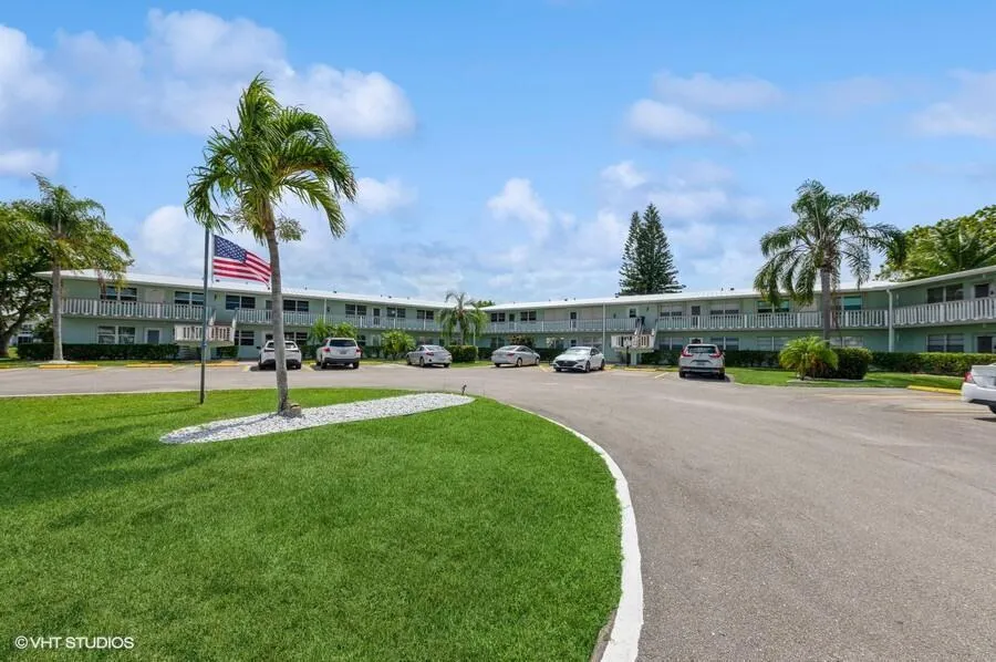 118 SOMERSET F West Palm Beach, FL 33417