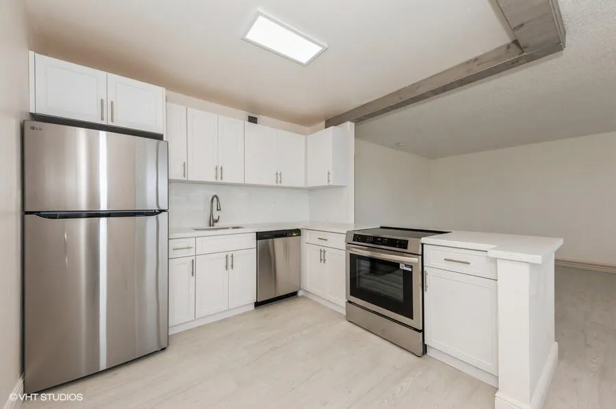 118 SOMERSET F West Palm Beach, FL 33417