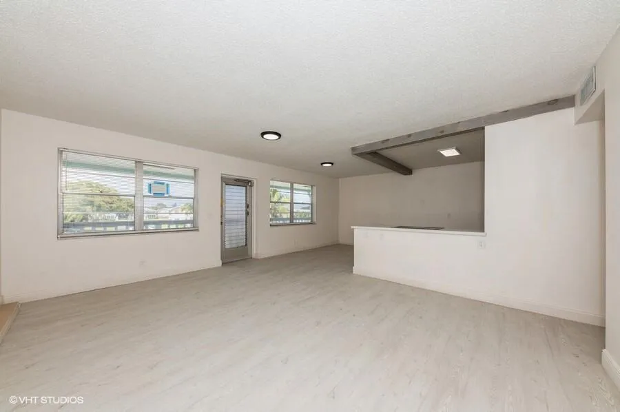 118 SOMERSET F West Palm Beach, FL 33417