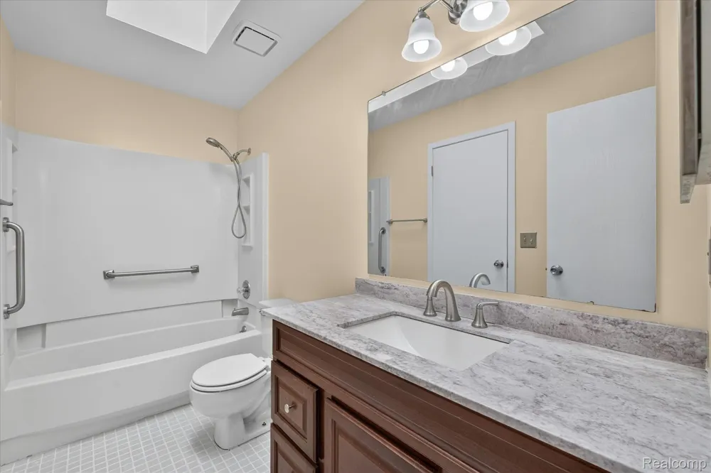 43628 W Arbor Way Drive #103 Canton Charter Township, MI 48188