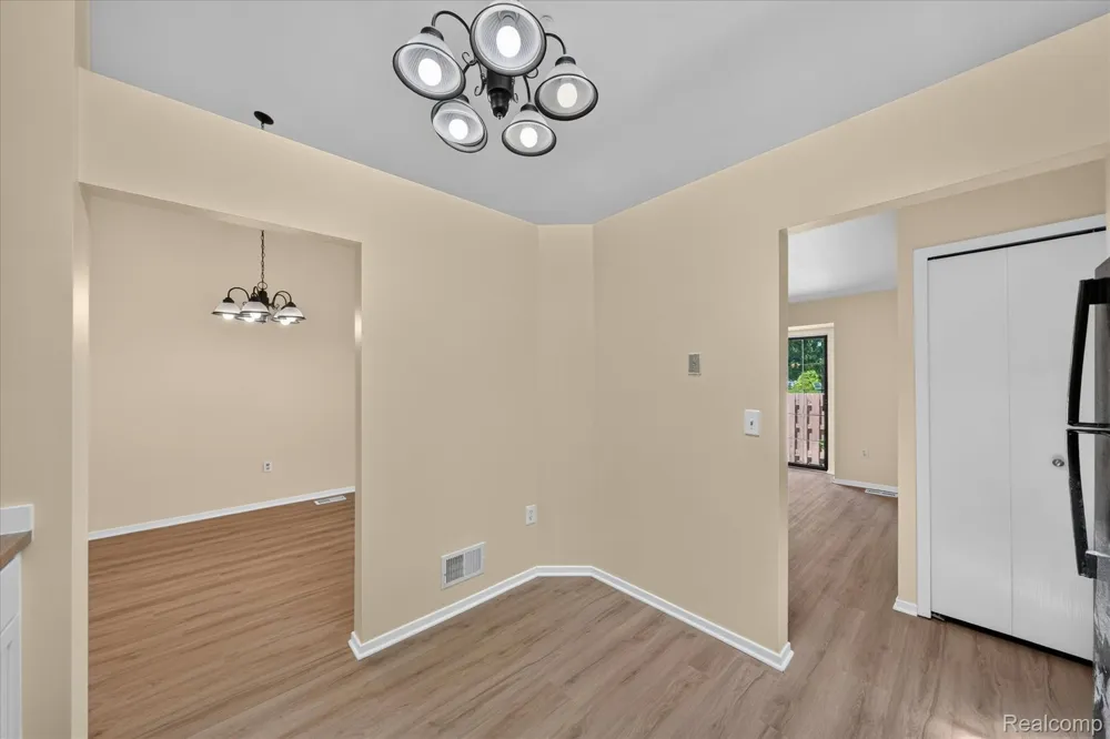 43628 W Arbor Way Drive #103 Canton Charter Township, MI 48188