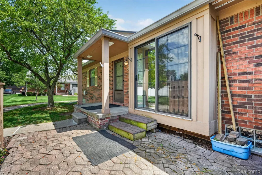 43628 W Arbor Way Drive #103 Canton Charter Township, MI 48188