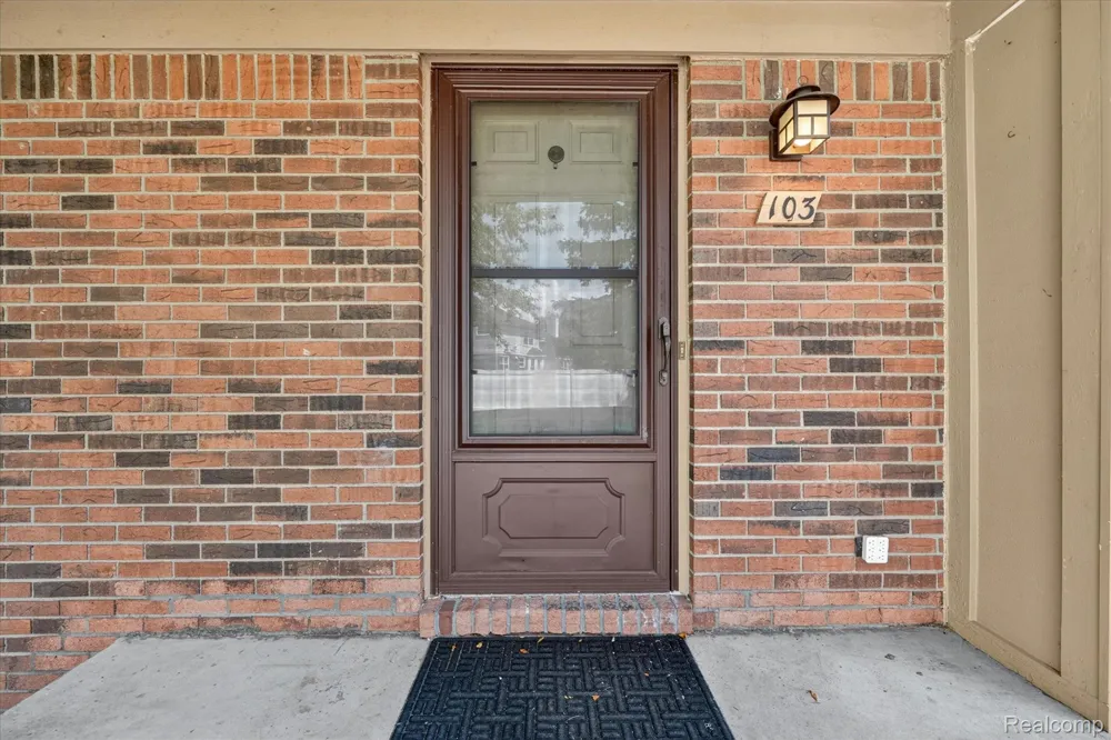 43628 W Arbor Way Drive #103 Canton Charter Township, MI 48188