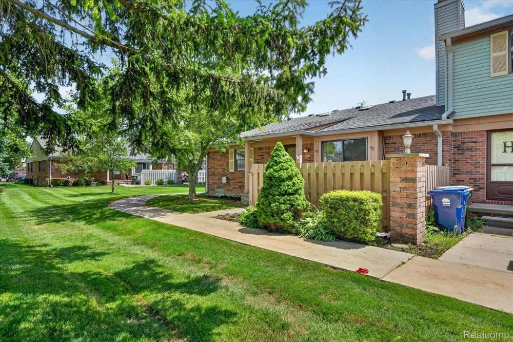 43628 W Arbor Way Drive #103 Canton Charter Township, MI 48188