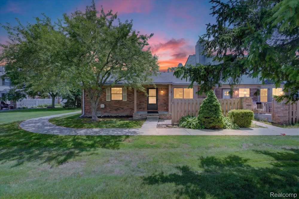 43628 W Arbor Way Drive #103 Canton Charter Township, MI 48188