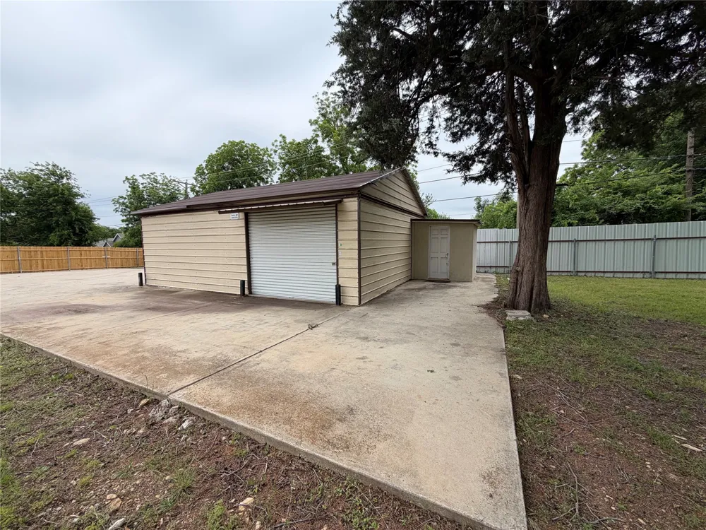 1264 E Maddox Avenue Fort Worth, TX 76104