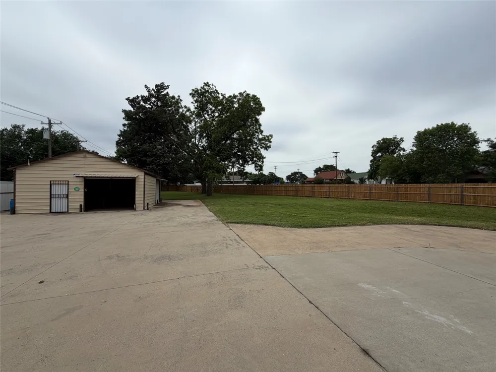 1264 E Maddox Avenue Fort Worth, TX 76104