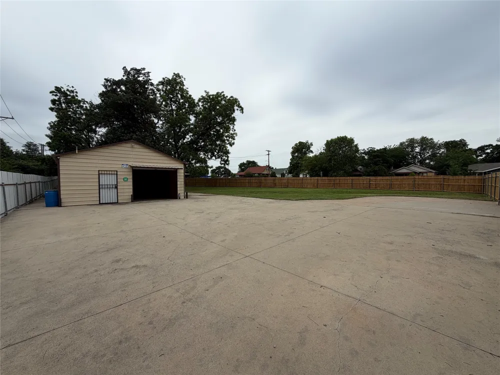 1264 E Maddox Avenue Fort Worth, TX 76104