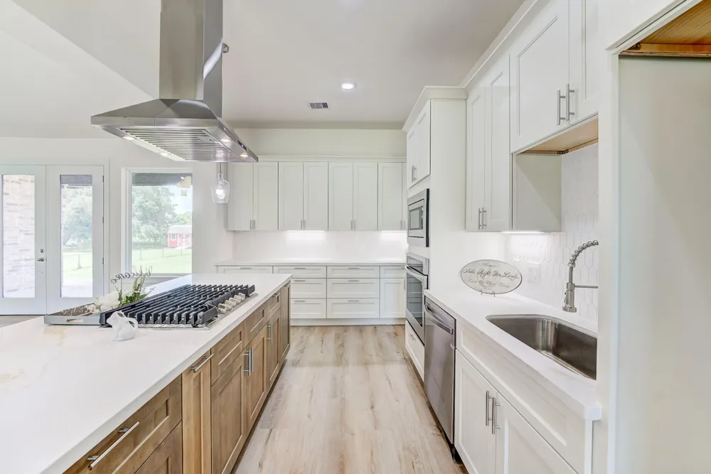 1720 Flintlock Court Angleton, TX 77515