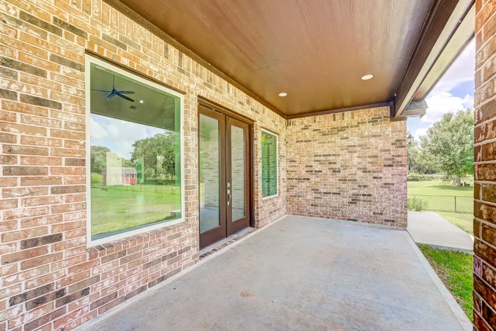 1720 Flintlock Court Angleton, TX 77515