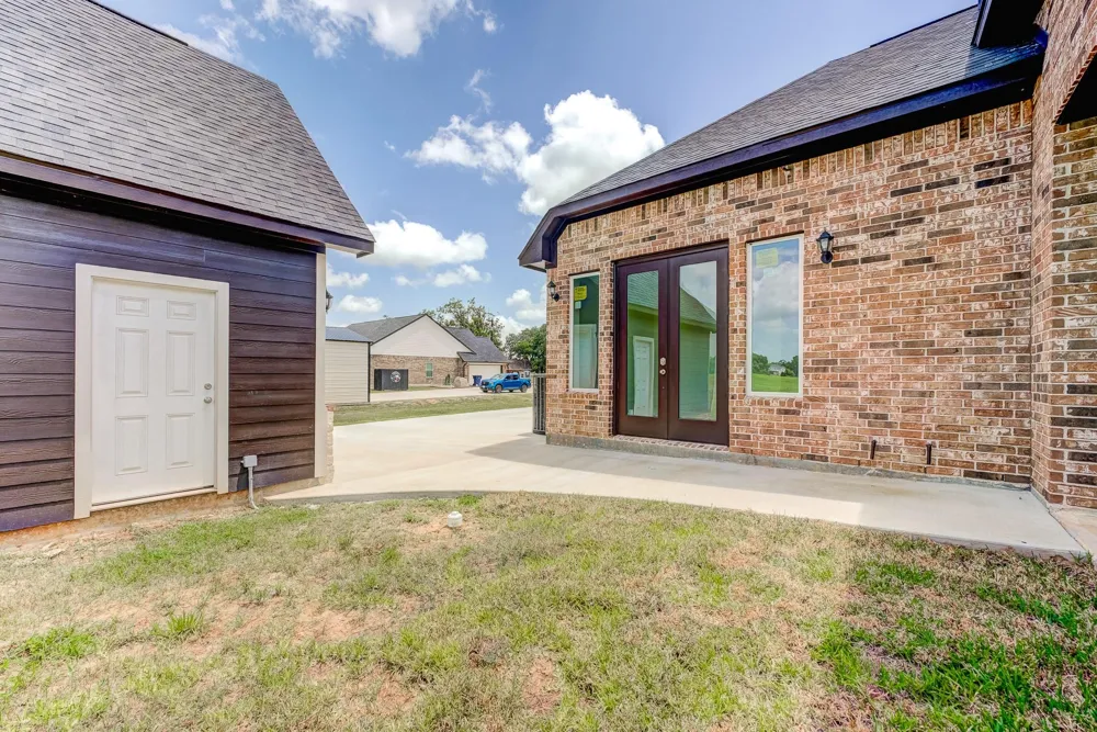 1720 Flintlock Court Angleton, TX 77515