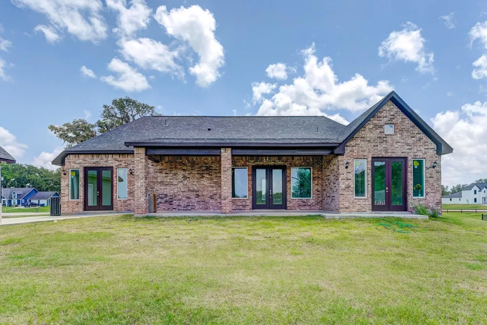 1720 Flintlock Court Angleton, TX 77515