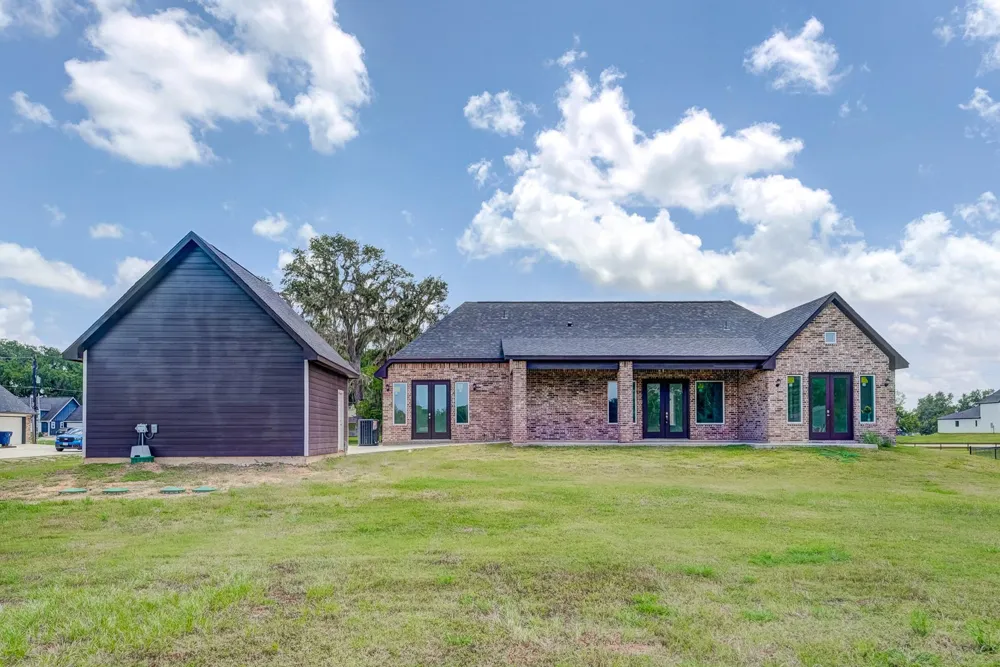 1720 Flintlock Court Angleton, TX 77515