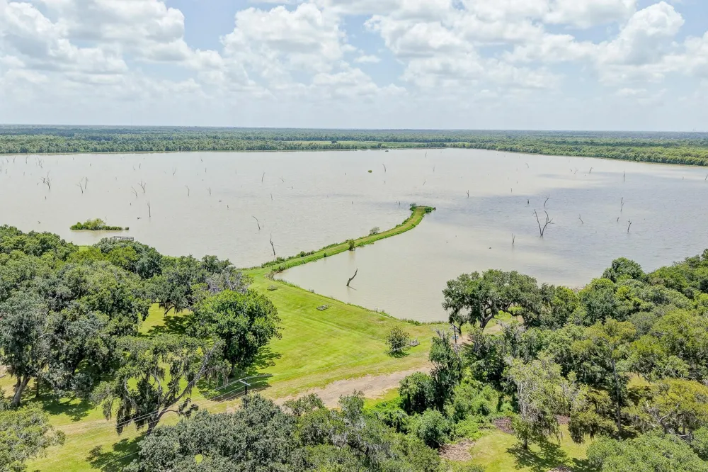 1720 Flintlock Court Angleton, TX 77515