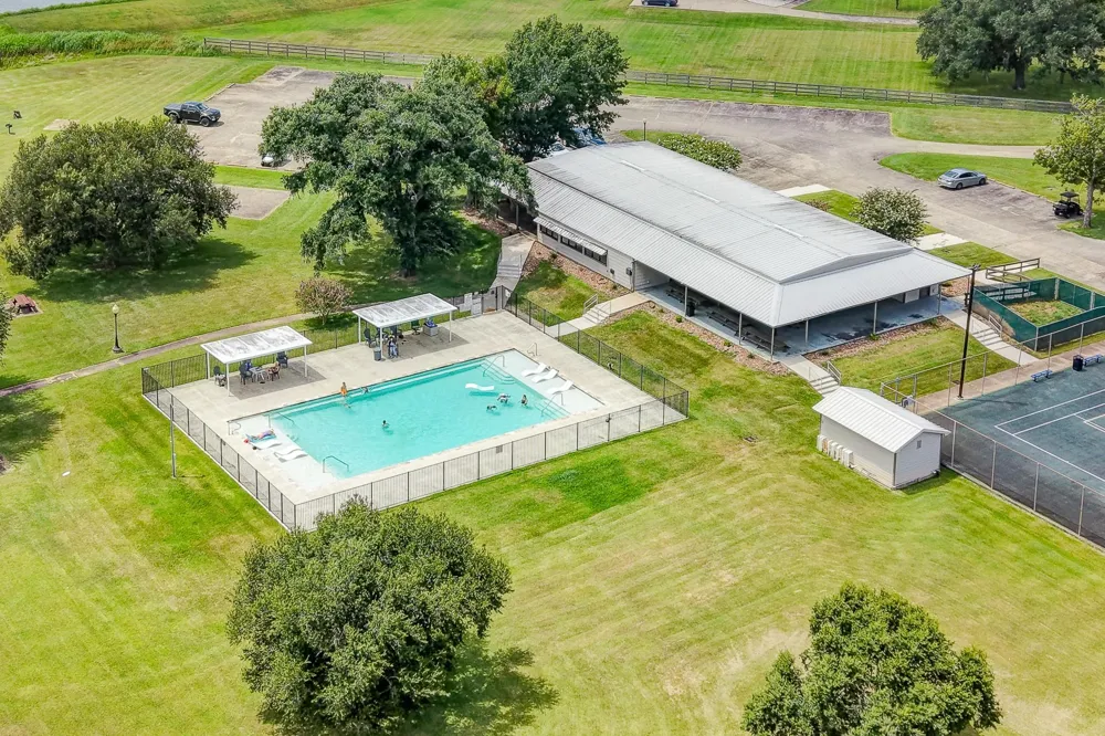 1720 Flintlock Court Angleton, TX 77515