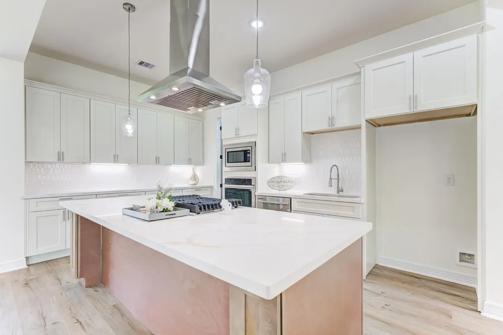 1720 Flintlock Court Angleton, TX 77515