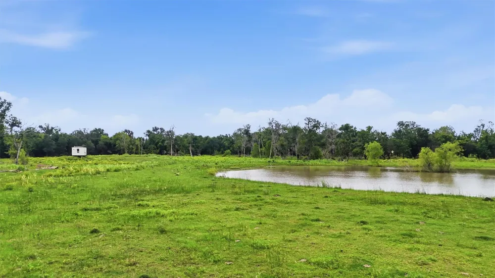 1900 Country Road 30 Angleton, TX 77515