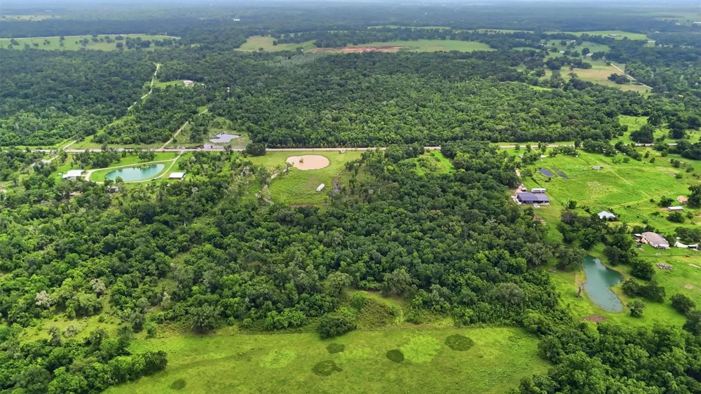 1900 Country Road 30 Angleton, TX 77515