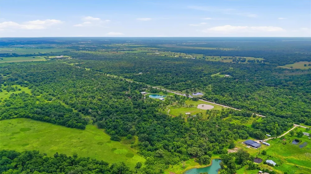 1900 Country Road 30 Angleton, TX 77515