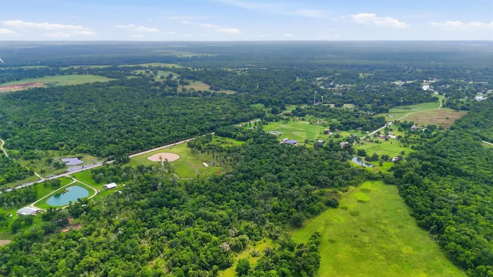 1900 Country Road 30 Angleton, TX 77515