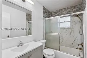 1261 SE Mendavia Ave Port St. Lucie, FL 34952