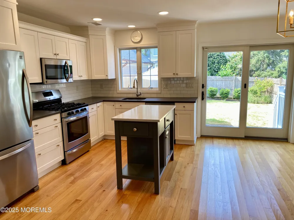 32 1st Street Rumson, NJ 07760