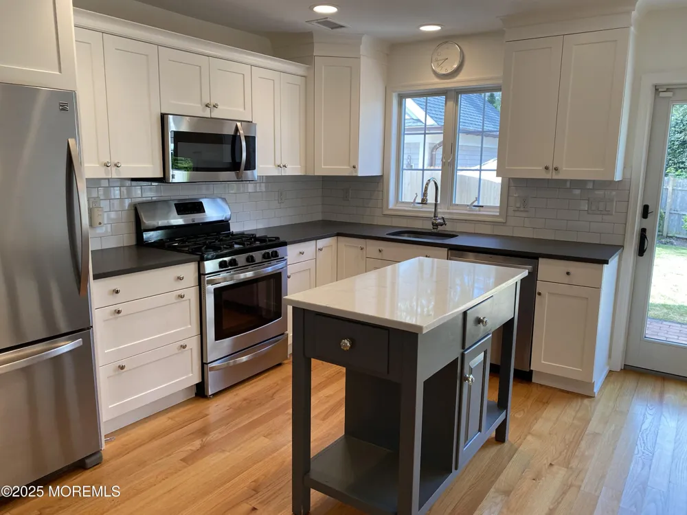 32 1st Street Rumson, NJ 07760