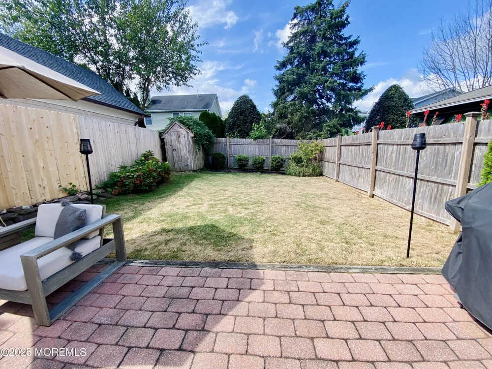 32 1st Street Rumson, NJ 07760